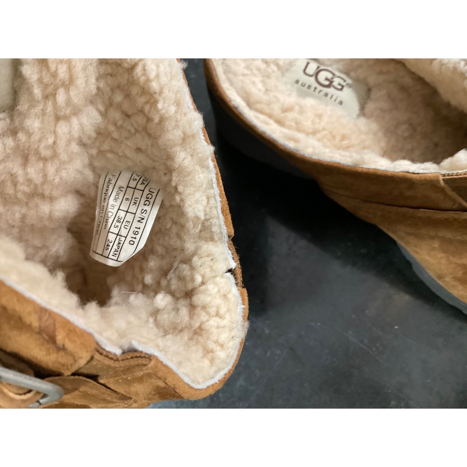UGG Australia 1910 Suede Clogs Chestnut Tan Buckle, Sheepskin Lined Women’s 7.5