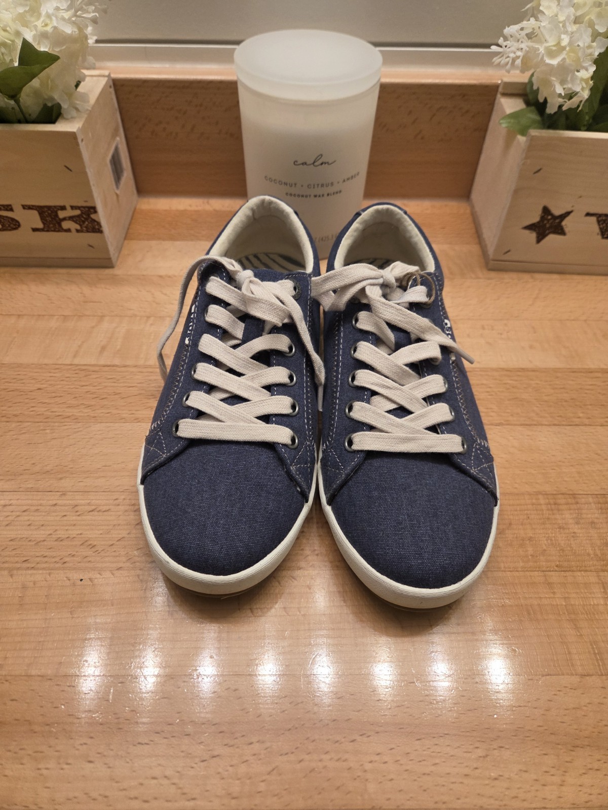 Taos Footwear Women’s Star Sneakers Washed Blue Canvas Size 7
