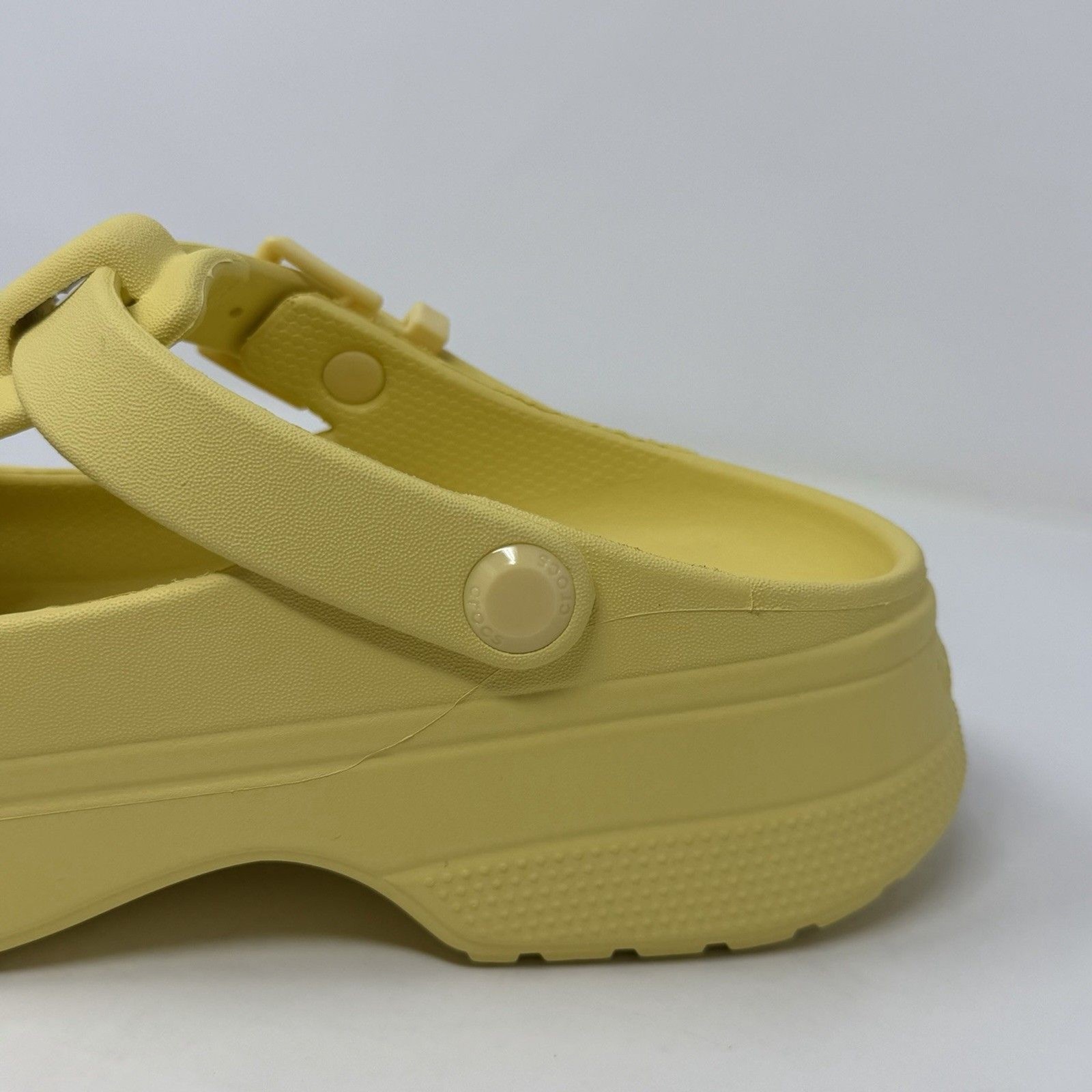 Crocs Mary Jane Platform Clogs Yellow Buckle Strap Women’s 9 M7 Croslite DISPLAY