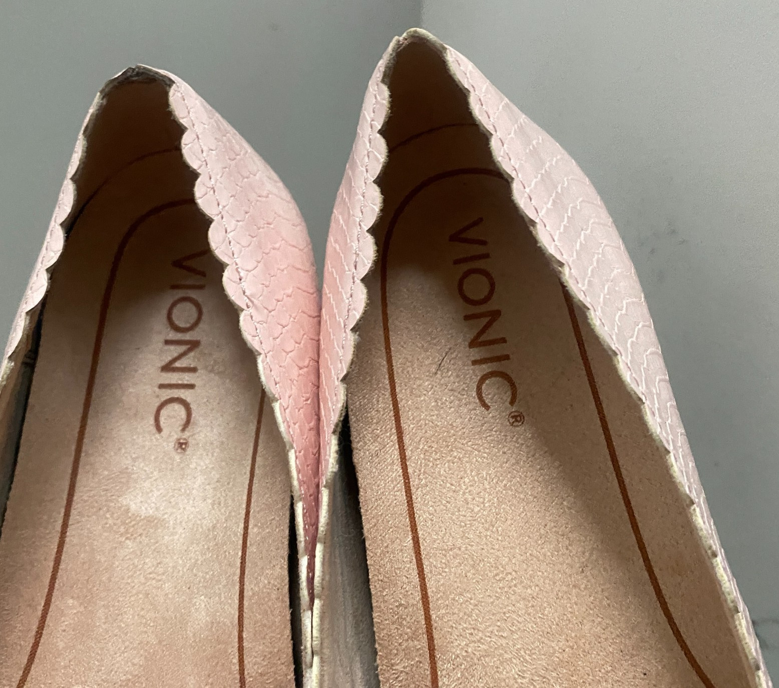 Vionic Julieta Pink Snake Embossed Leather Scalloped Ballet Flats Comfort 9 NWOT