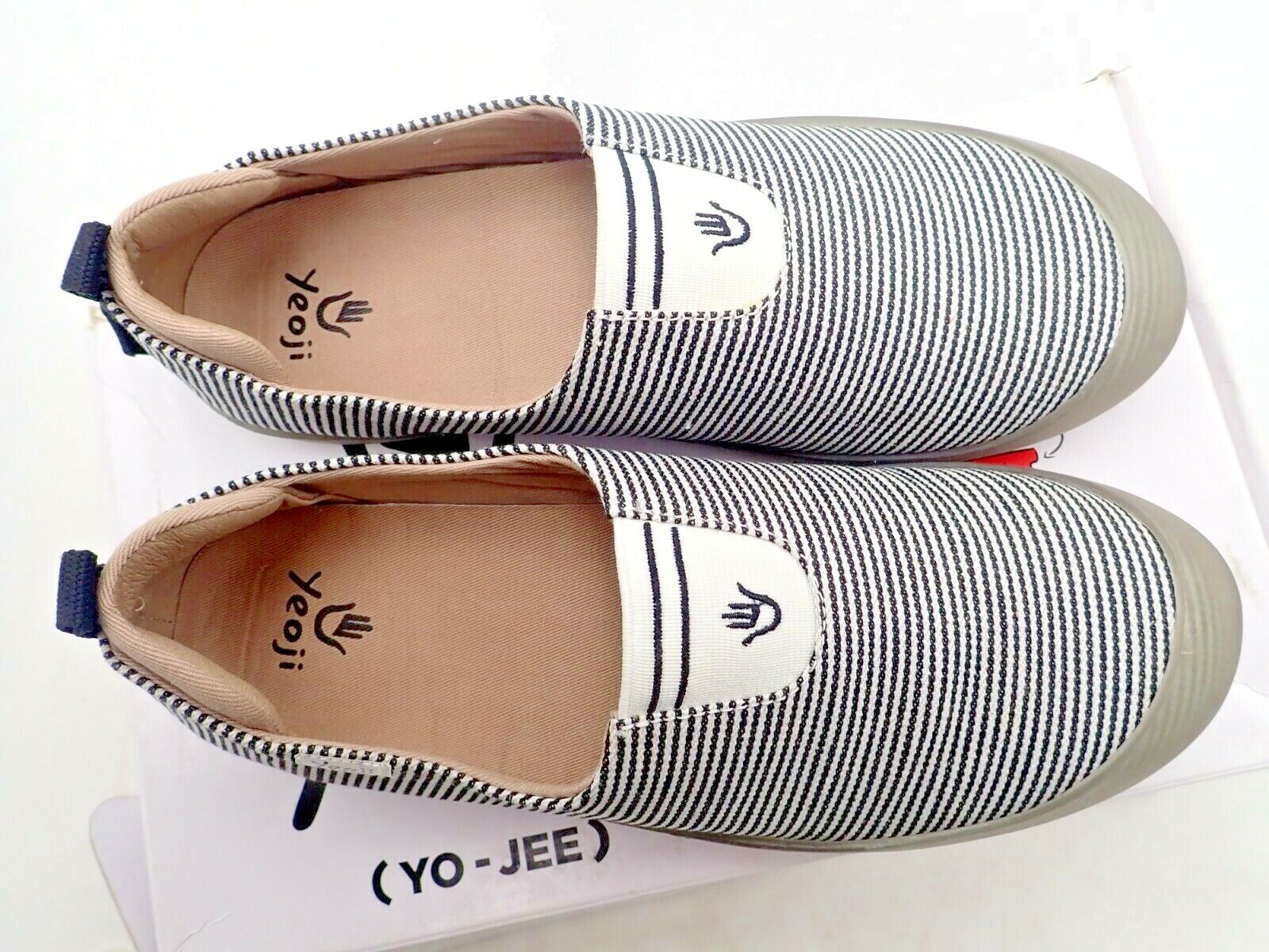 Yeoji Women’s Black & White canvas Slip On Sneaker Shoes 6 -11 removable outsole