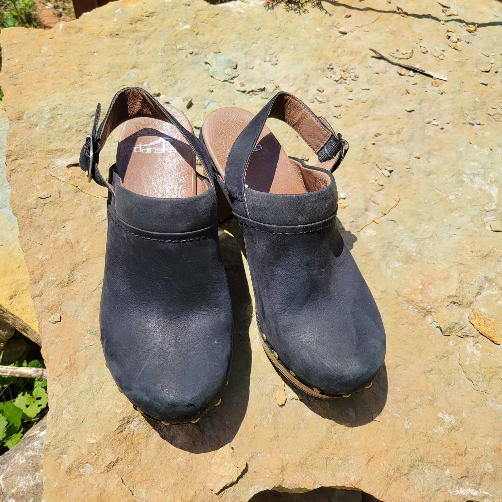 Dansko Delle Suede Slingback Platform Clogs Black Studded 38 8.5-9