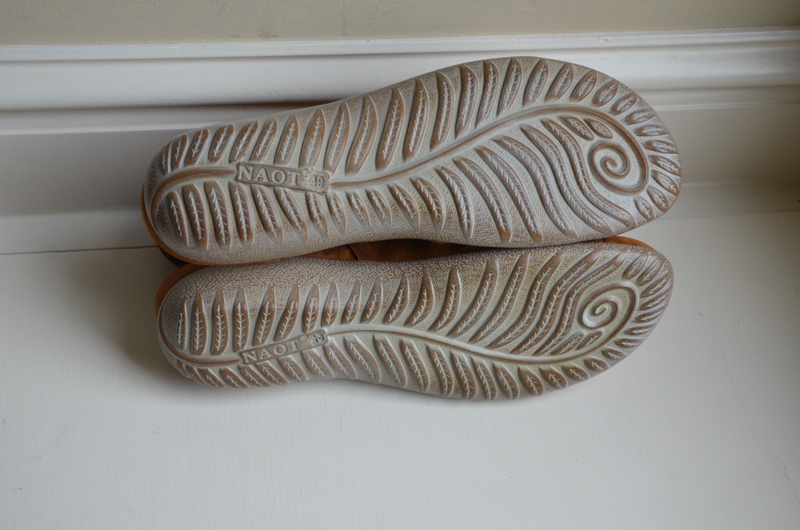 Naot Pitau Taupe Gladiator Sandals Womens EU 40 US 9 – 9.5 Comfort