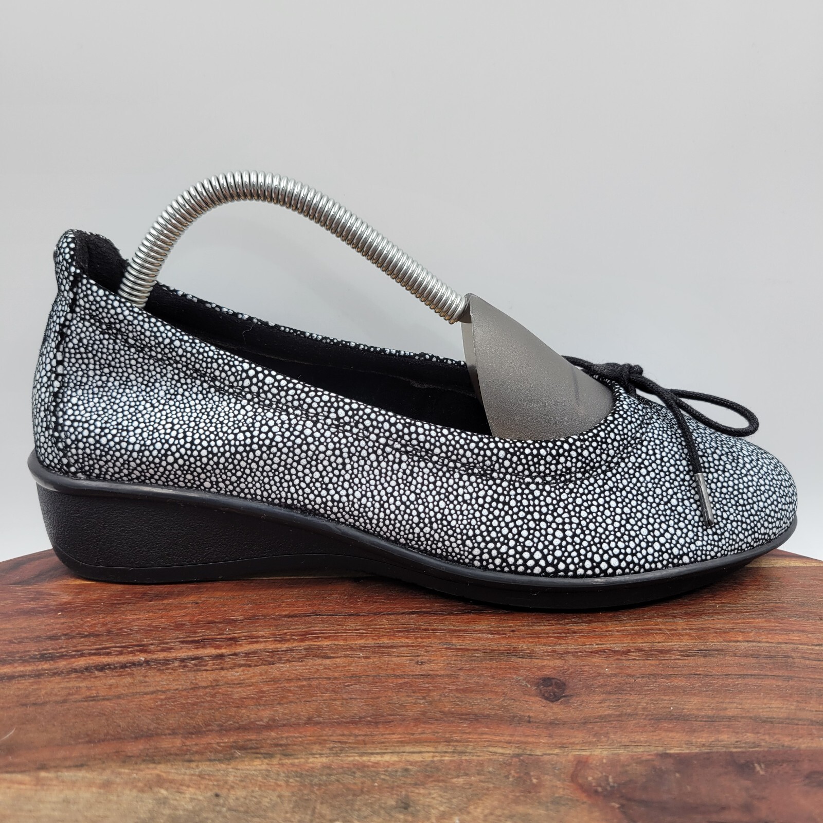 Revere Marrakesh Loafer Shoes Women’s 8W Wide Black White Leather Spotted Wedge