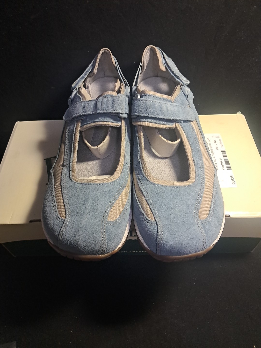New Eastland Venus Sky Blue Suede Blue And White Women’s Shoes 9.5 wide