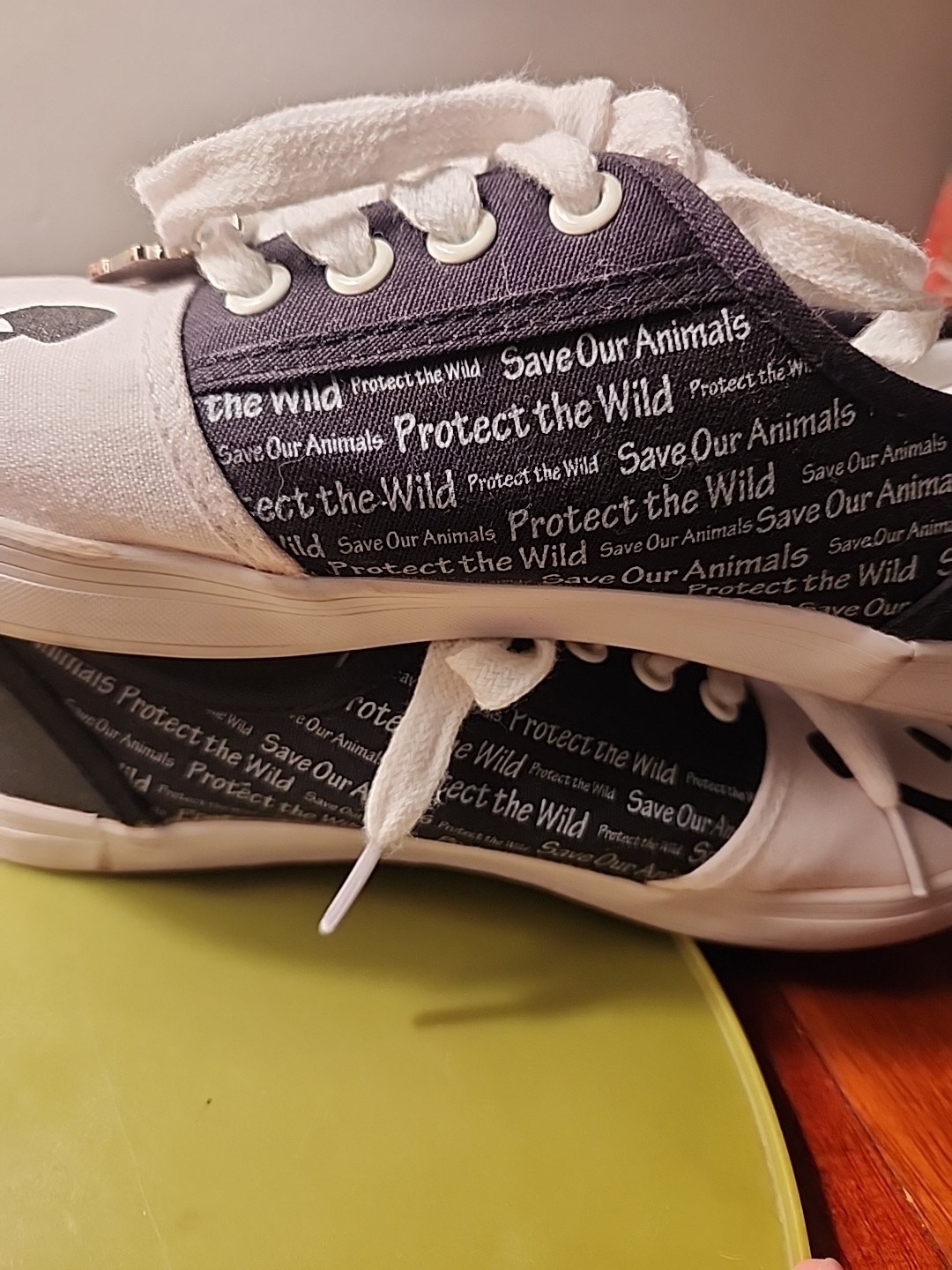 Save the Animals Panda Sneakers Womens size 7.5 Canvas Black Bradford Exchange