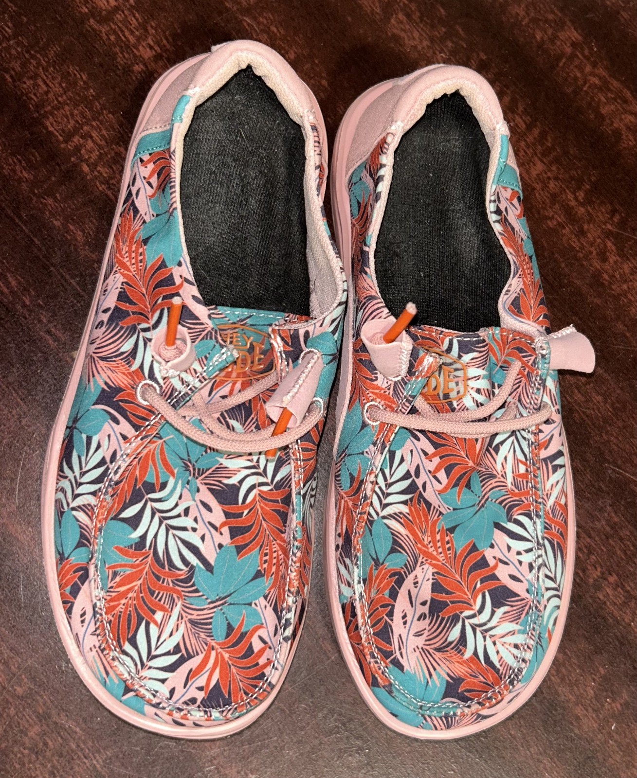 Hey Dude Wendy H2O slip on loafer Floridian leaf pattern ladies 5