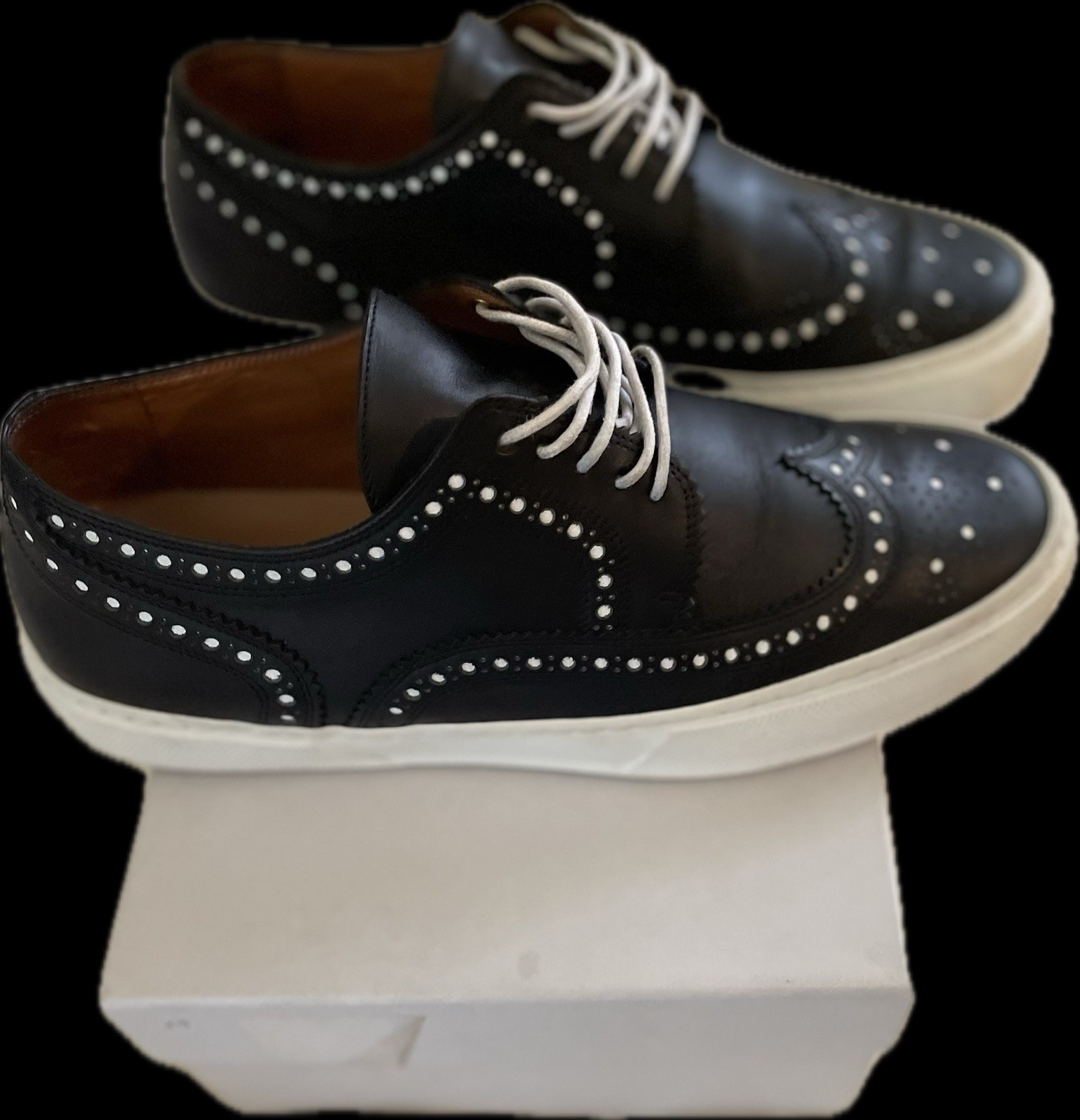 Robert Clergerie Rihanna’s Favorite Shoe Black White Slight Variation in Sizing