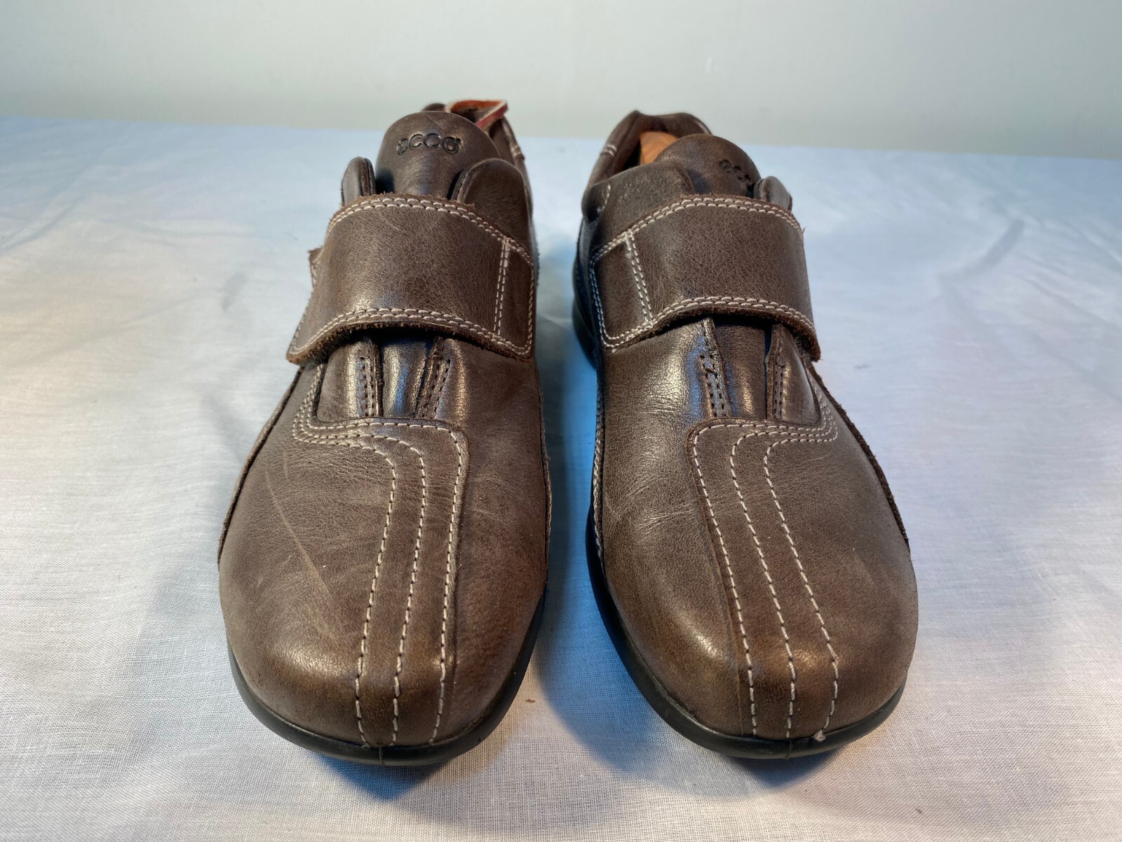 ✅ Ecco Slip On Shoes Women’s Brown Leather Hook & Loop Comfort EU 39 (US 8-8.5)
