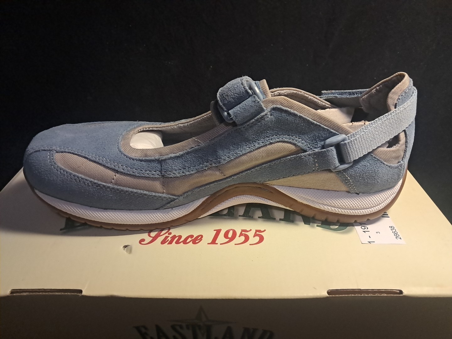 New Eastland Venus Sky Blue Suede Blue And White Women’s Shoes 9.5 wide
