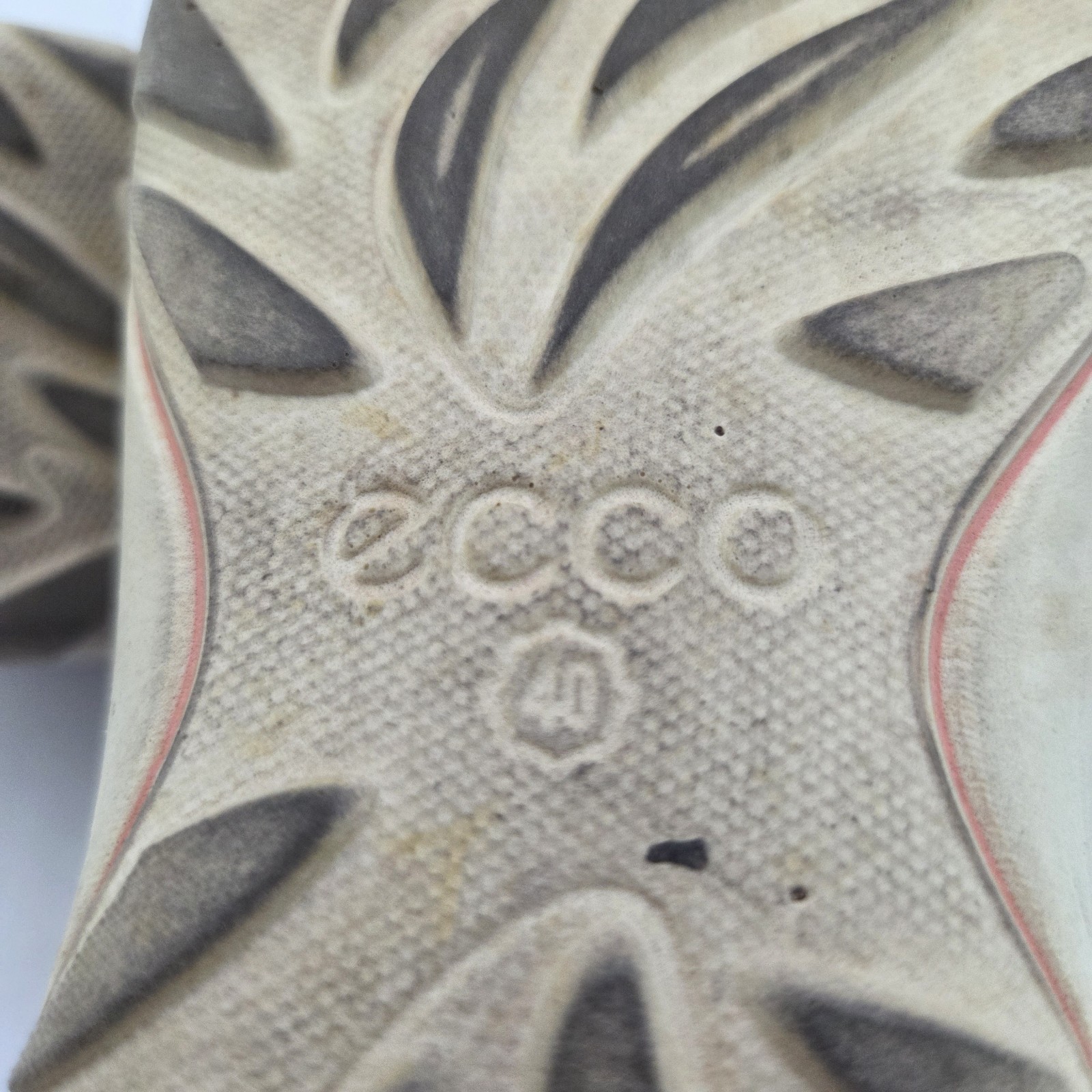 ECCO Mary Jane Sneakers Women’s Size 40 / 9.5 Gray Brown Hook & Loop Comfort