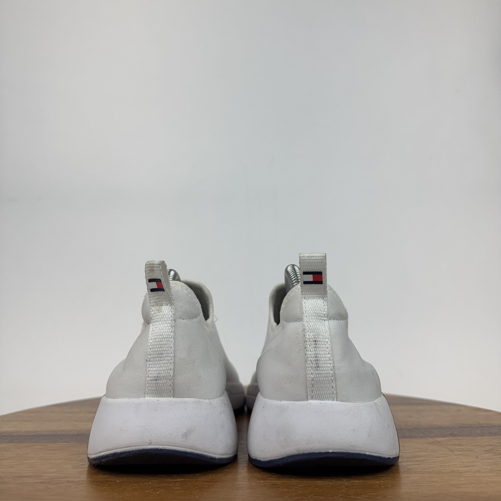 New Womens Tommy Hilfiger Arizel White Slip On Casual Sneakers Size 8.5 M NWOB