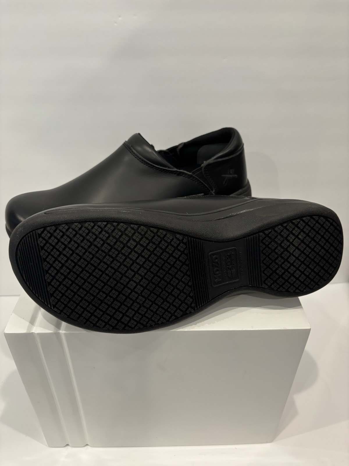 Mozo traction by shoes for crews / Size 9.5 Black NEW!!/work shoes/ladies/no box