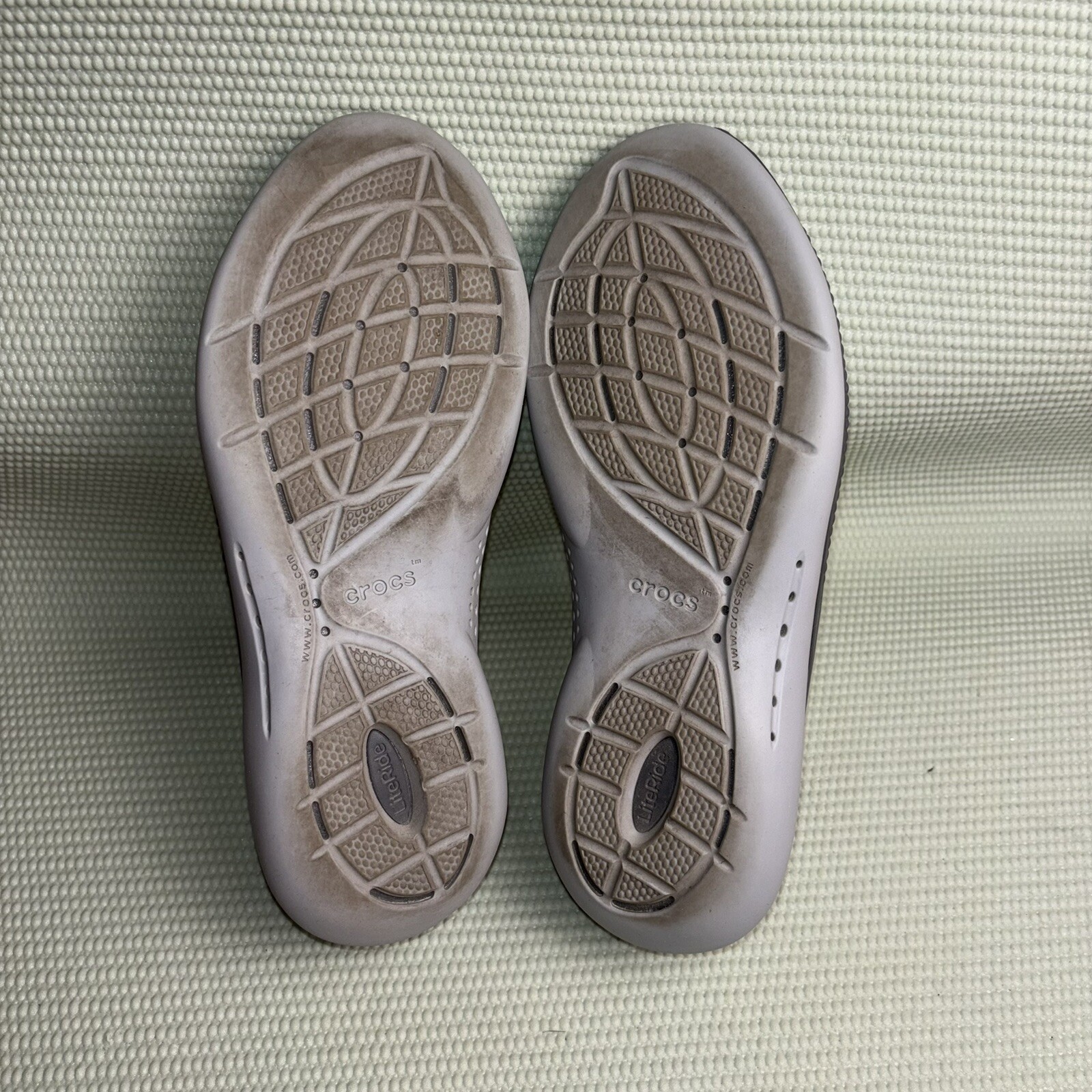Crocs Literide 360 Pacer Sneakers Women’s Size 8 Lace Up Comfort Water Shoes