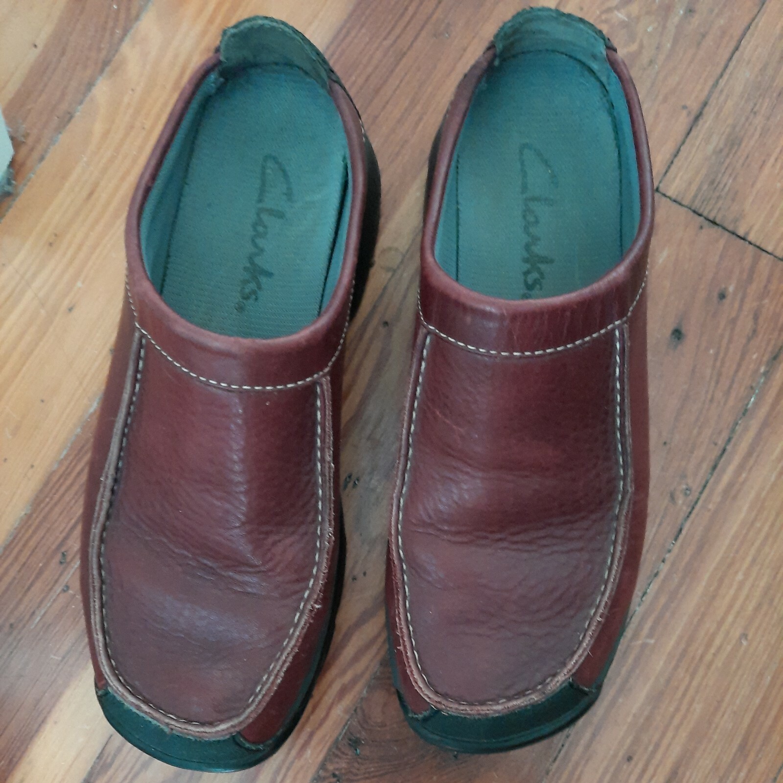 CLARK’S WOMEN’S Sz 7M LEATHER SLIP-ON RUBBER SOLE VENUS 38218. 9-j
