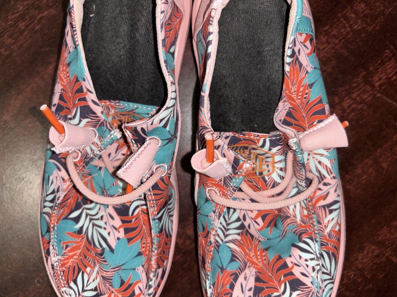 Hey Dude Wendy H2O slip on loafer Floridian leaf pattern ladies 5