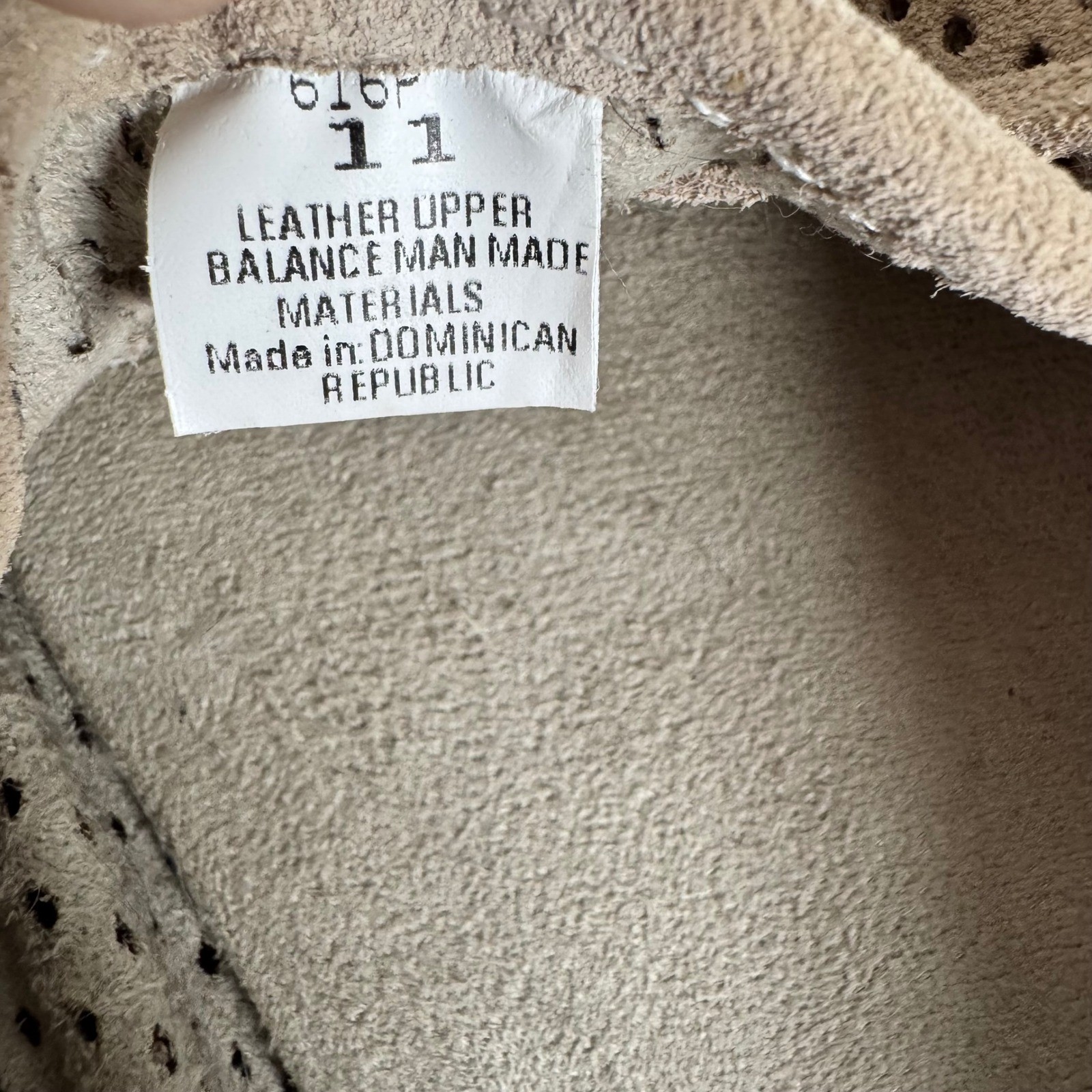 Minnetonka Tan Suede Perforated Moccasins Comfort Neutral Casual Size 11