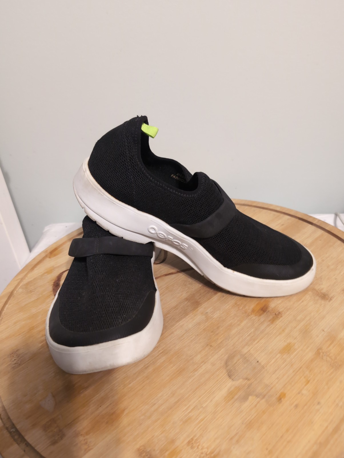 Oofos Oomg Low Women’s Sneakers Size 9 Black Comfort Slip On Shoes Blacks A2