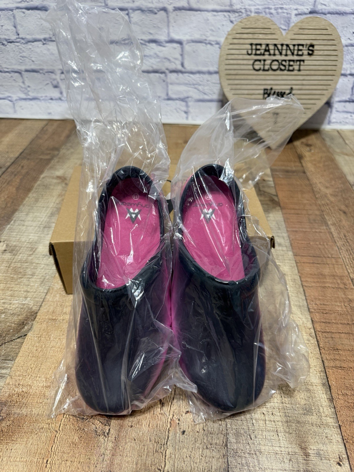 Anywear Footwear SR Angel Electric Pink Fade Ombré Nursing Clogs Mens 9 Women 11