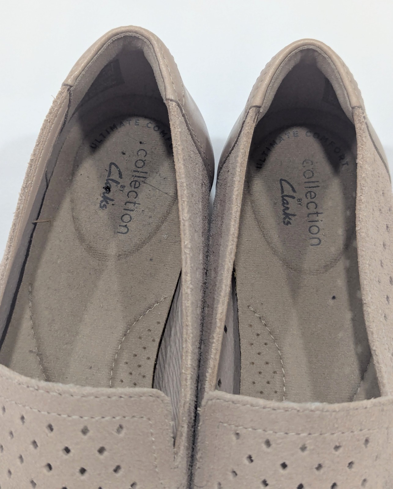Clarks Juliet Hayes Size 6.5 Tan Suede Perforated Pattern Loafer Flats Women’s