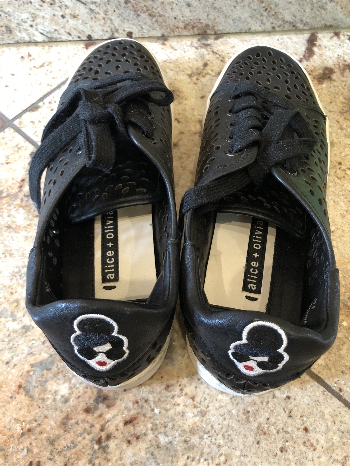 ALICE & OLIVIA LEATHER WOMEN SNEAKERS EUC Size 36.5