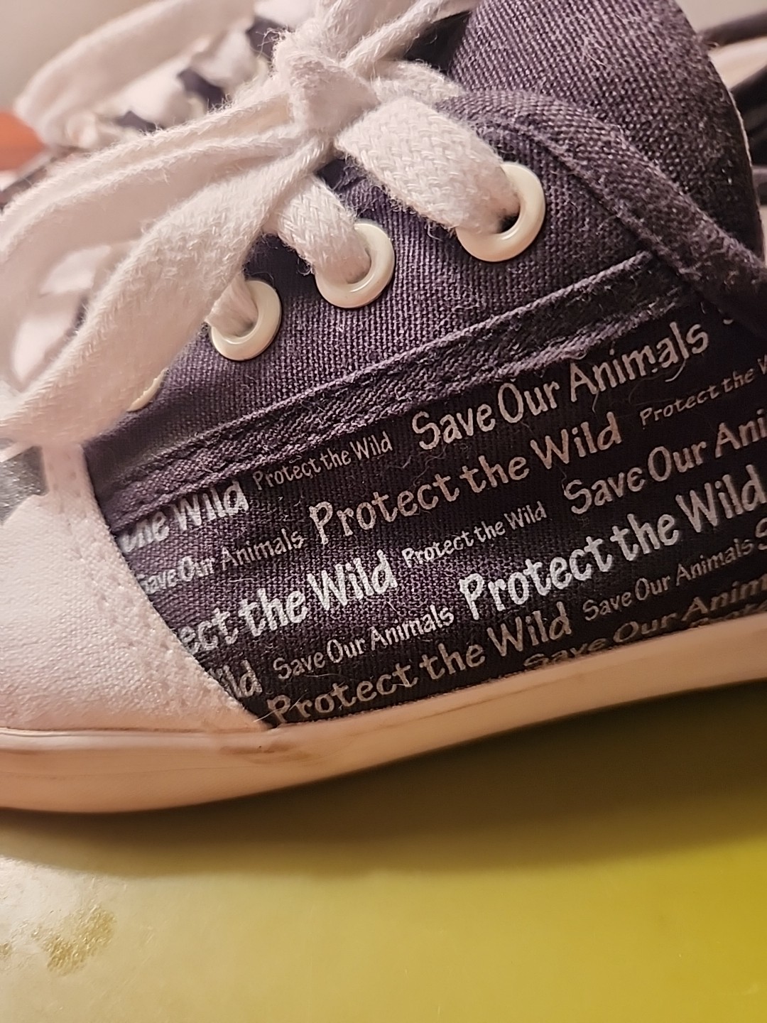 Save the Animals Panda Sneakers Womens size 7.5 Canvas Black Bradford Exchange