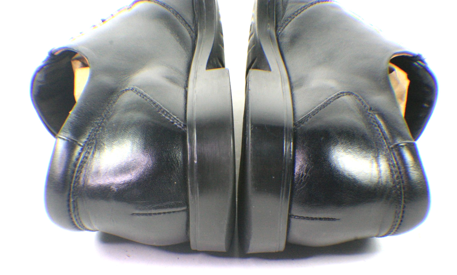 Think! Oxford Shoes Women’s Size US 6 EU 37 Black Leather Lace Up