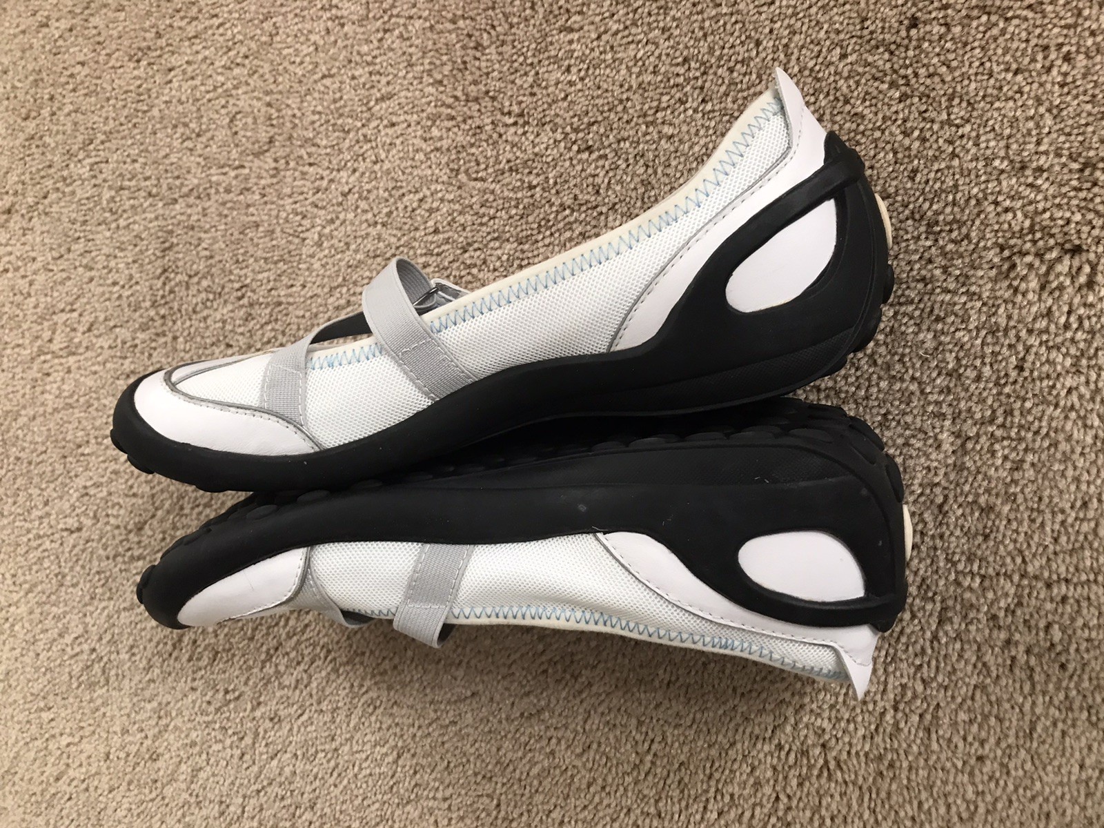 New Clark’s Provo White/Beige Straps Rubber Sole Comfort Walking Shoes Sz 8 Med