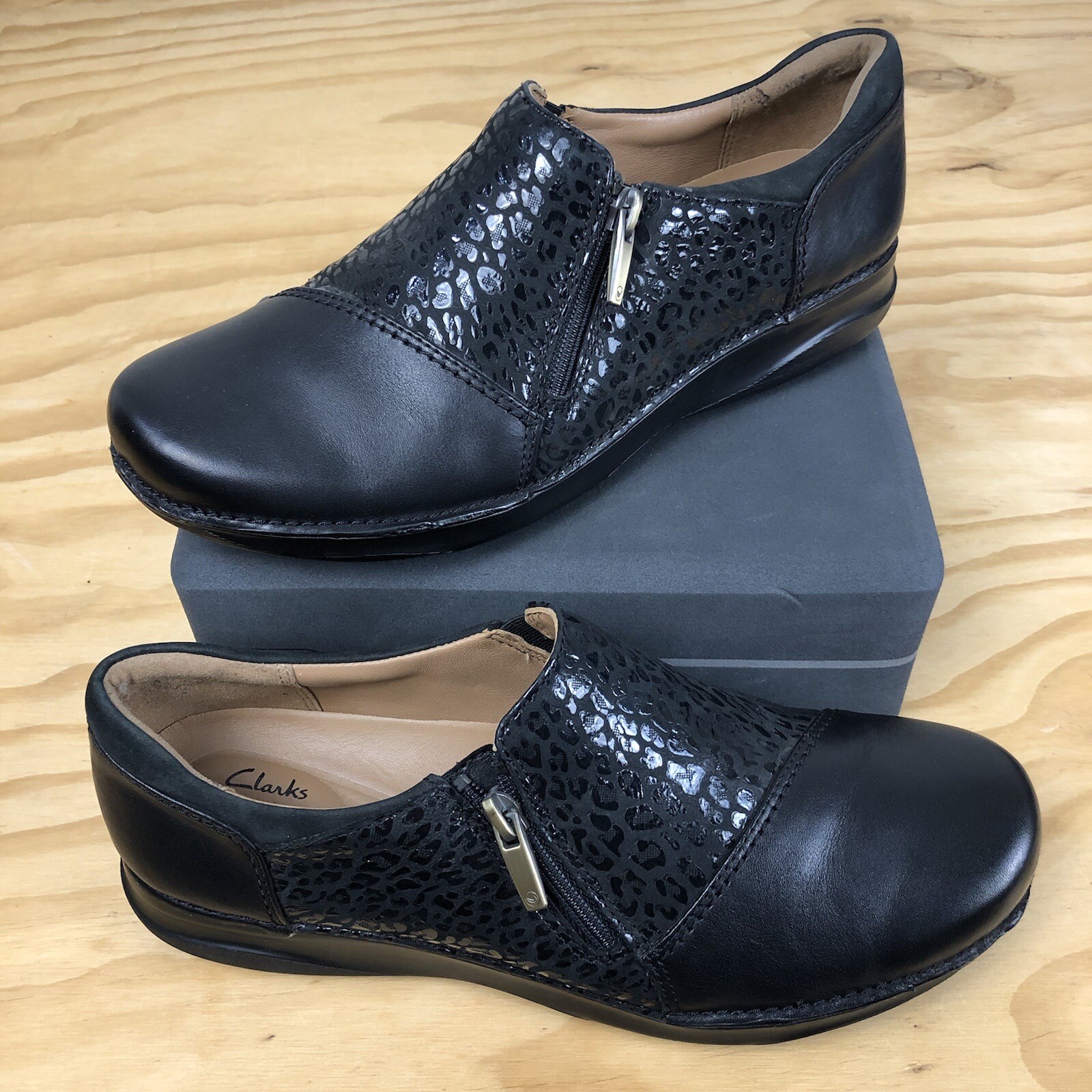 Clarks Unstructured Un Adorn Zip Loafer Shoes Size 8.5 Sneaker Leather Leopard