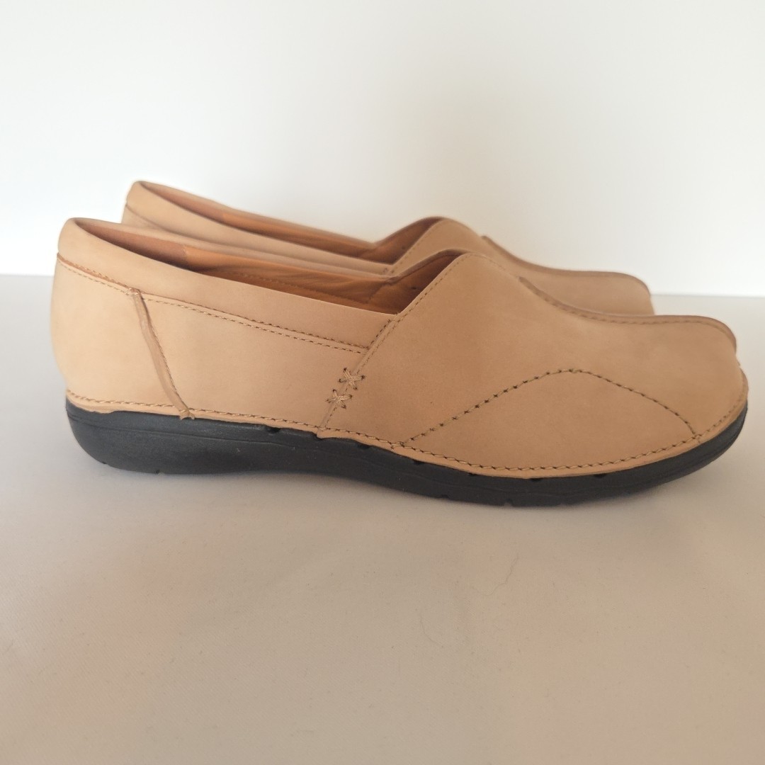 Tan Nubuck Comfort Loafers Clarks Un Loop Stride 10M Nougat Store Return EUC