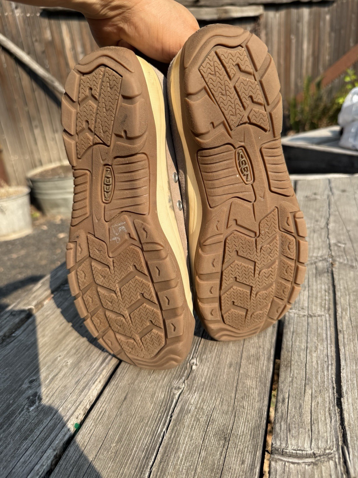 Women’s Keen Ventura Suede Bumper Toe Sneakers Size 8.5