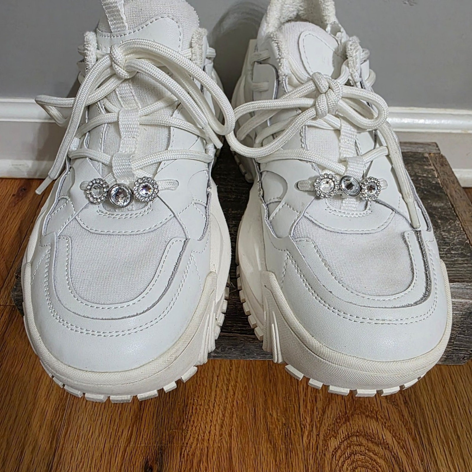 Gianni Bini Venus White Rhinestone Chunky Sneakers 9
