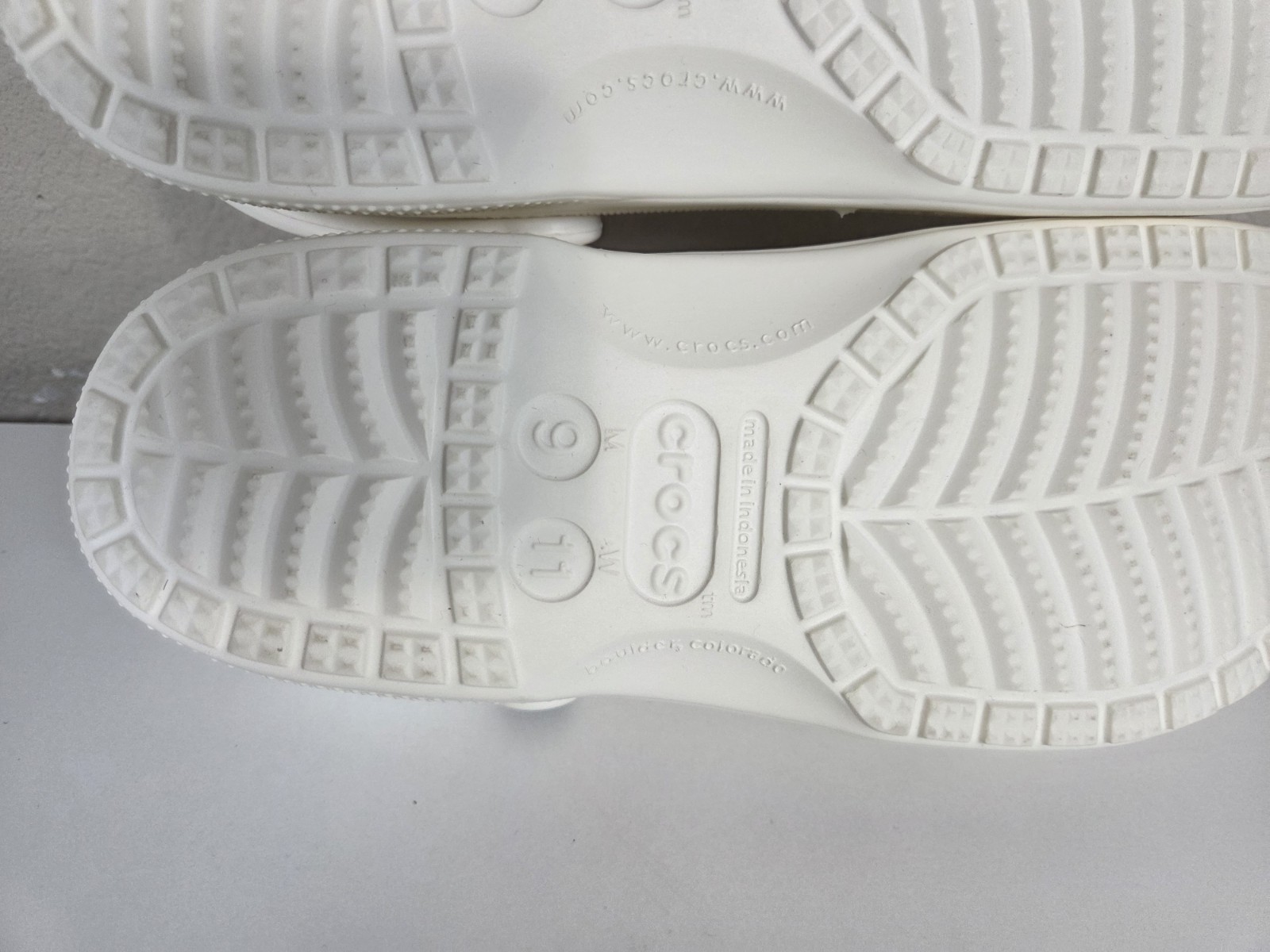 NEW Crocs Baya Clogs Slip On Shoes sz Mens sz 9 Womens 11 White