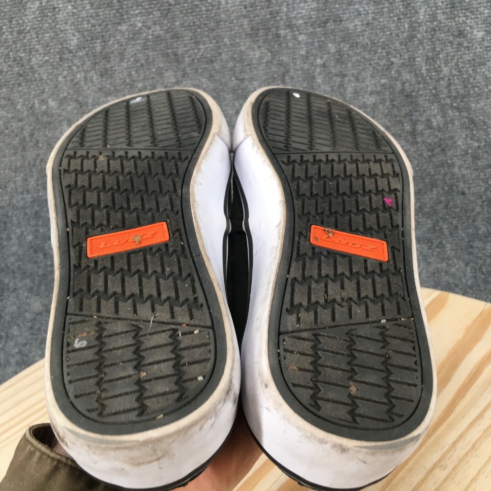 Lugz Shoes Womens 8 Clipper Slip On Sneakers Black Canvas Closed Toe Comfort