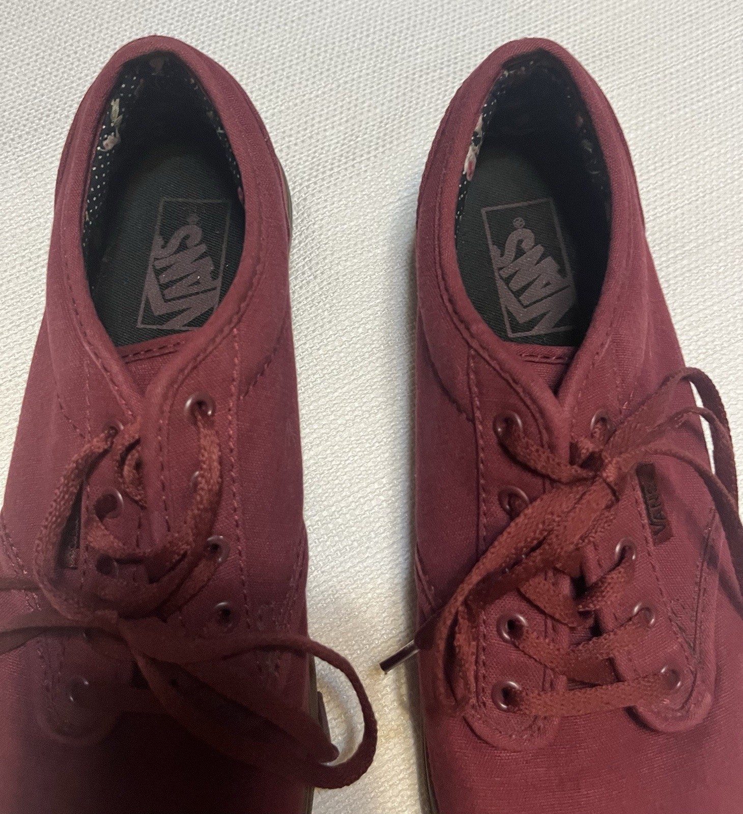 Women’s VANS Size 8.5 Cranberry Burgundy Sneakers Tennis Shoes EUC