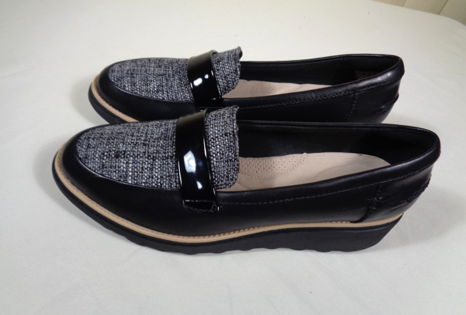 Clark’s collection Women’s size 9M Loafer Sharon Gracie Patent Black Tweed~ new