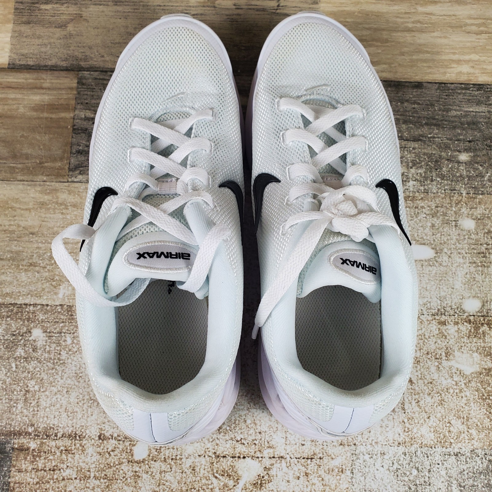 Nike Air Max Bia Womens Shoes Sz 9 White Mesh Comfort Lace Up Round Toe Sneakers