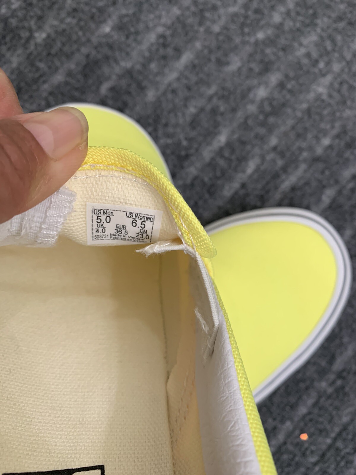 Vans unisex adults slip on Yellow Sneaker , Brand New, W 6.5, M 5 With Box