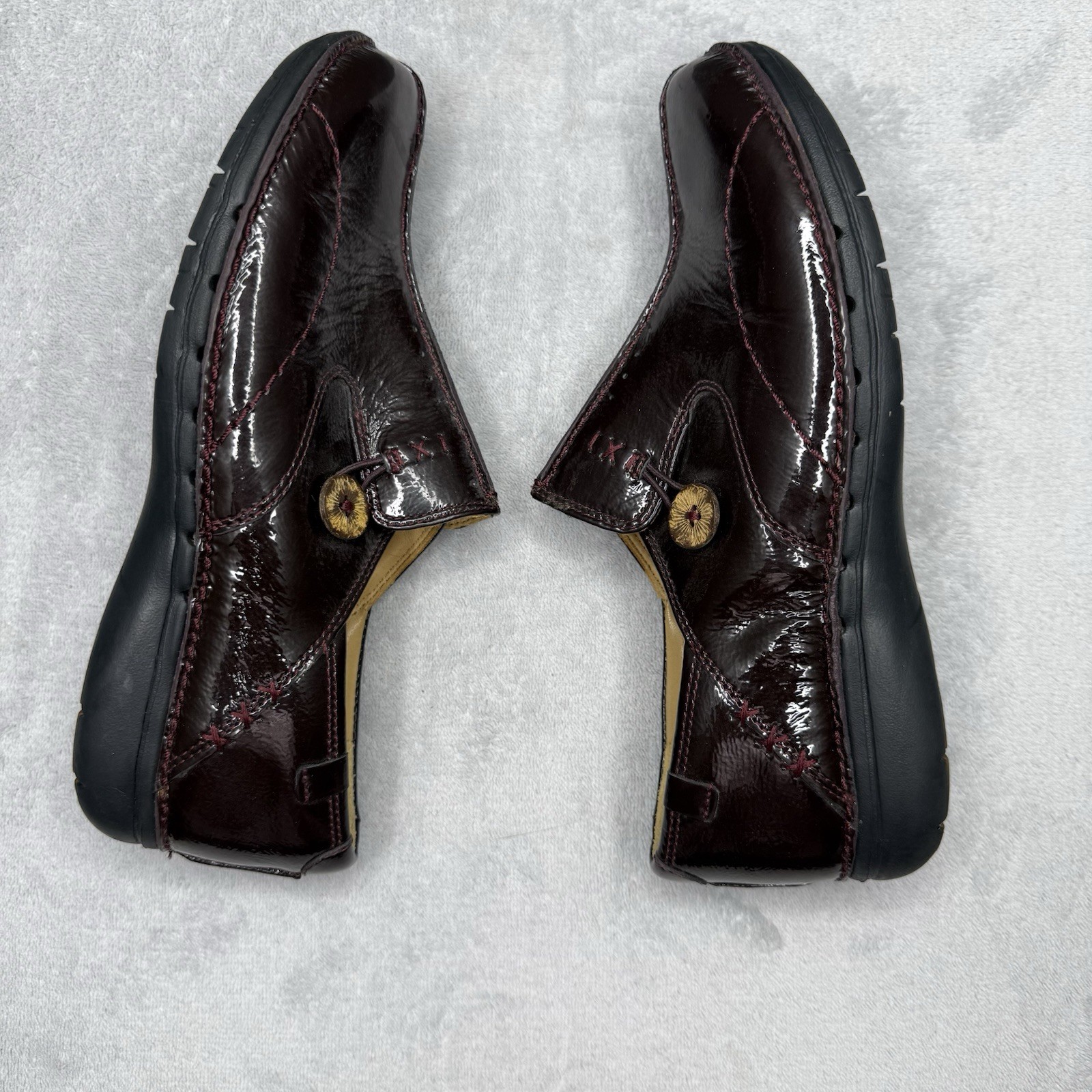 Clarks Un Loop Women’s 10M Burgundy Patent Leather Comfort Slip On Loafers