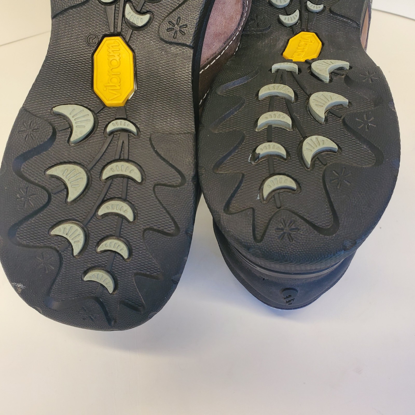 Ahnu Olivia Mary Jane Wedge Women’s Size 8 Brown Leather Slip-on Vibram Sole