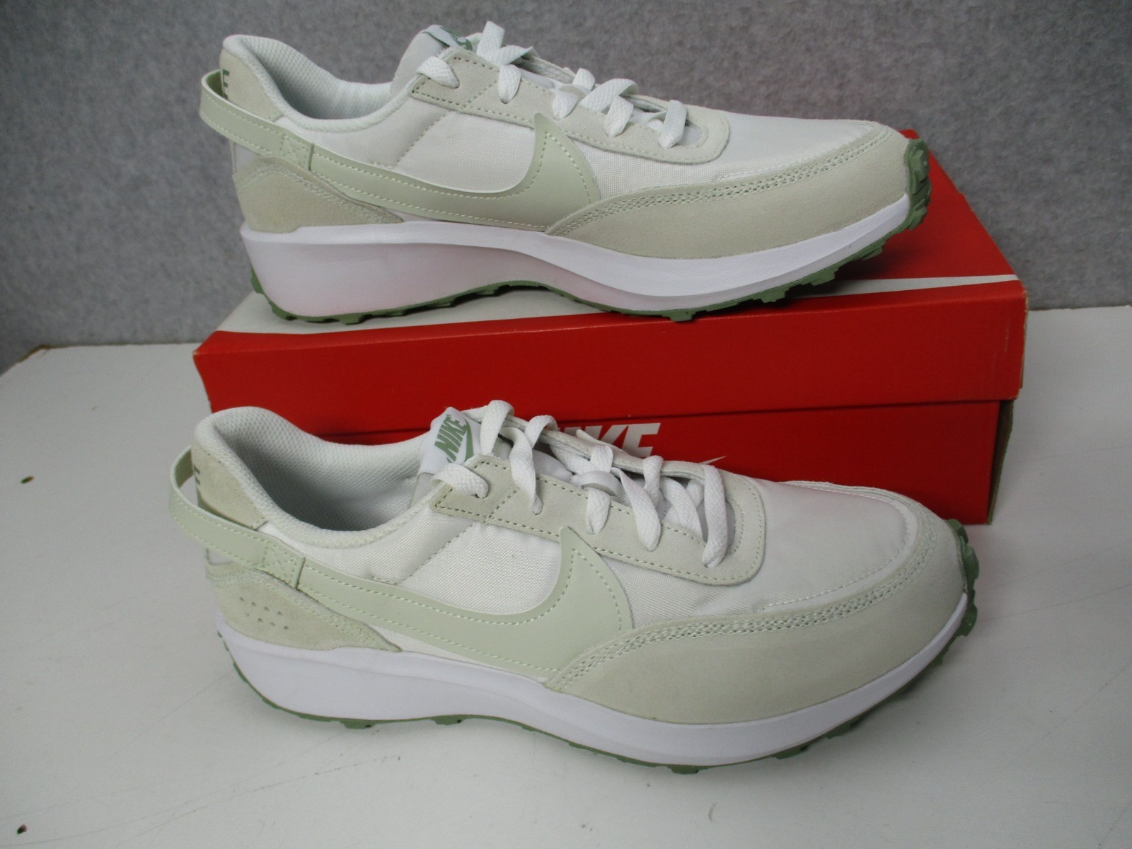 Nike Waffle Debut Casual White Sea Glass Oil Green/Beige Shoes Womens Sz 10