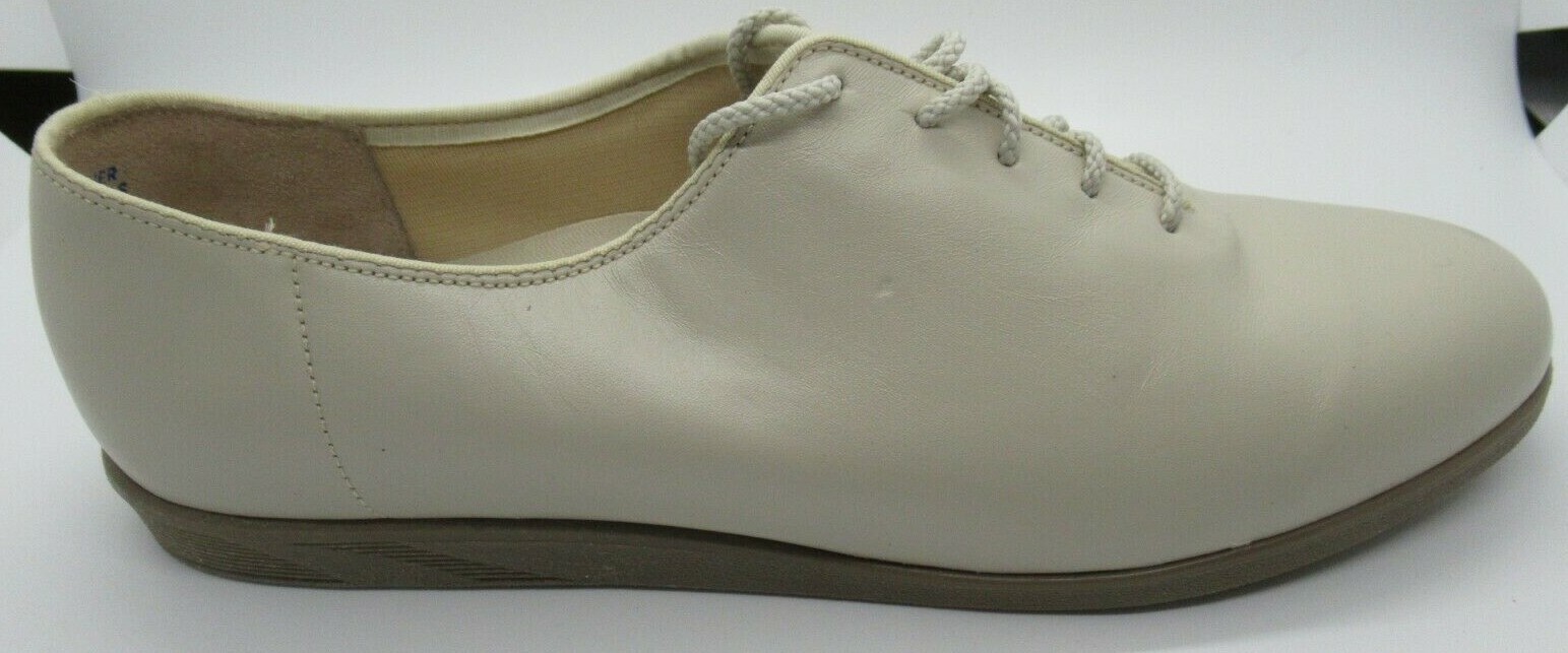 SOFTSPOTS WOMEN’S CASPER BONE BEIGE LEATHER OXFORD LACE-UP SHOES SIZE: 10/N