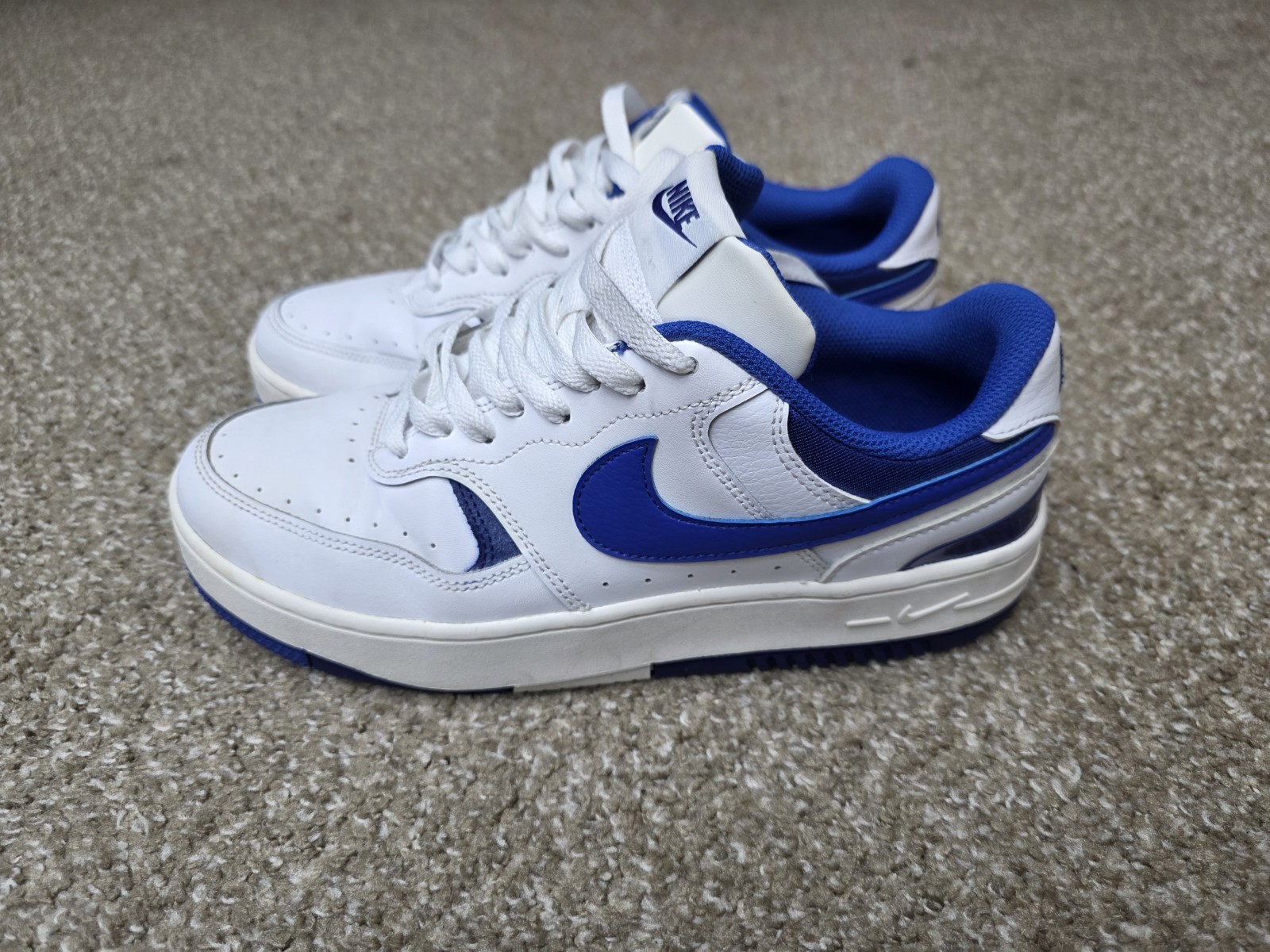 Nike Gamma Force DX9176-101 Sneakers Women’s Size 10 White Royal Platform Shoes
