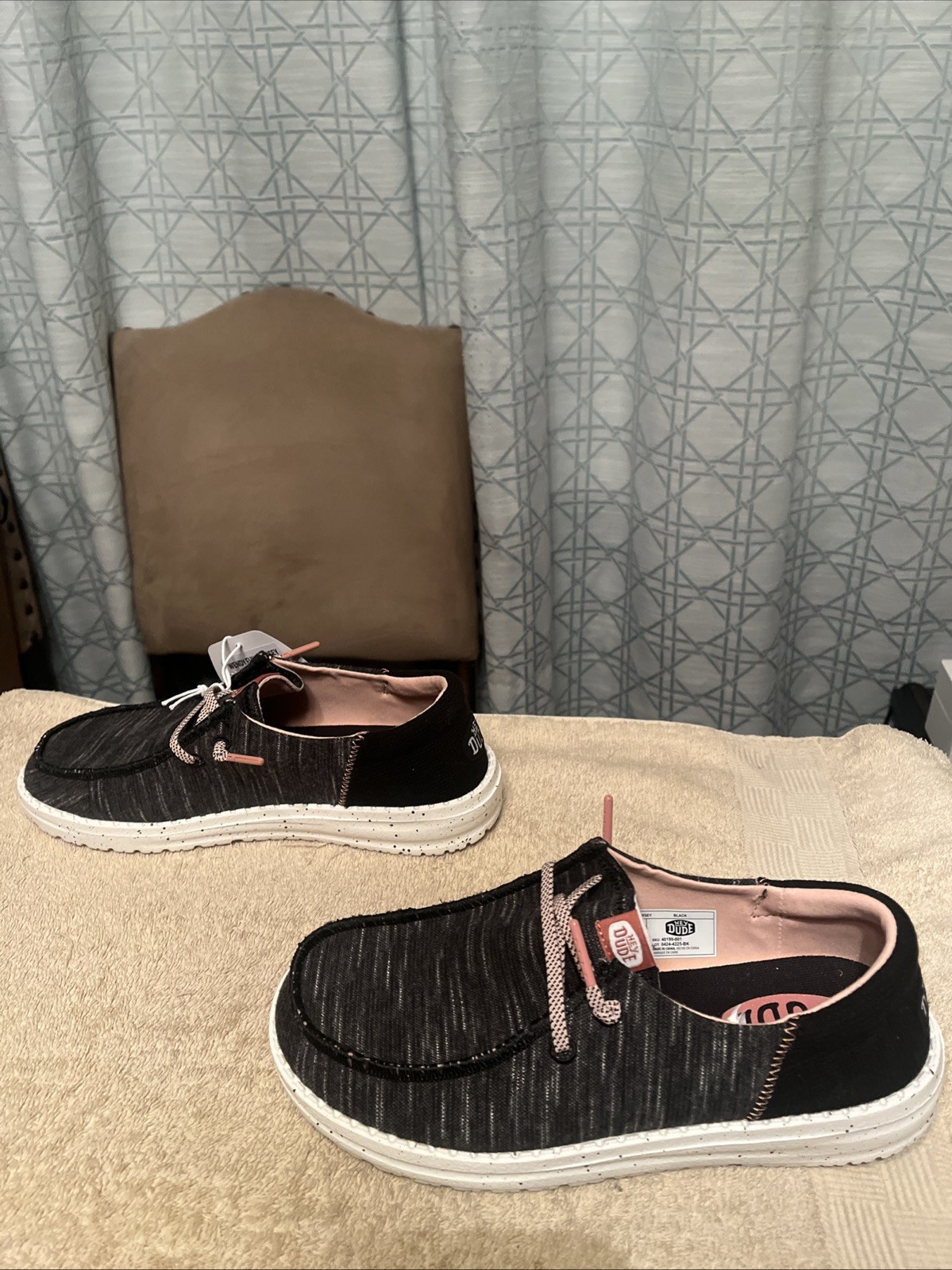 Hey Dude Wendy Funk Jersey Black/ Pink Slip-On Loafers Shoes Women’s Size 6 New