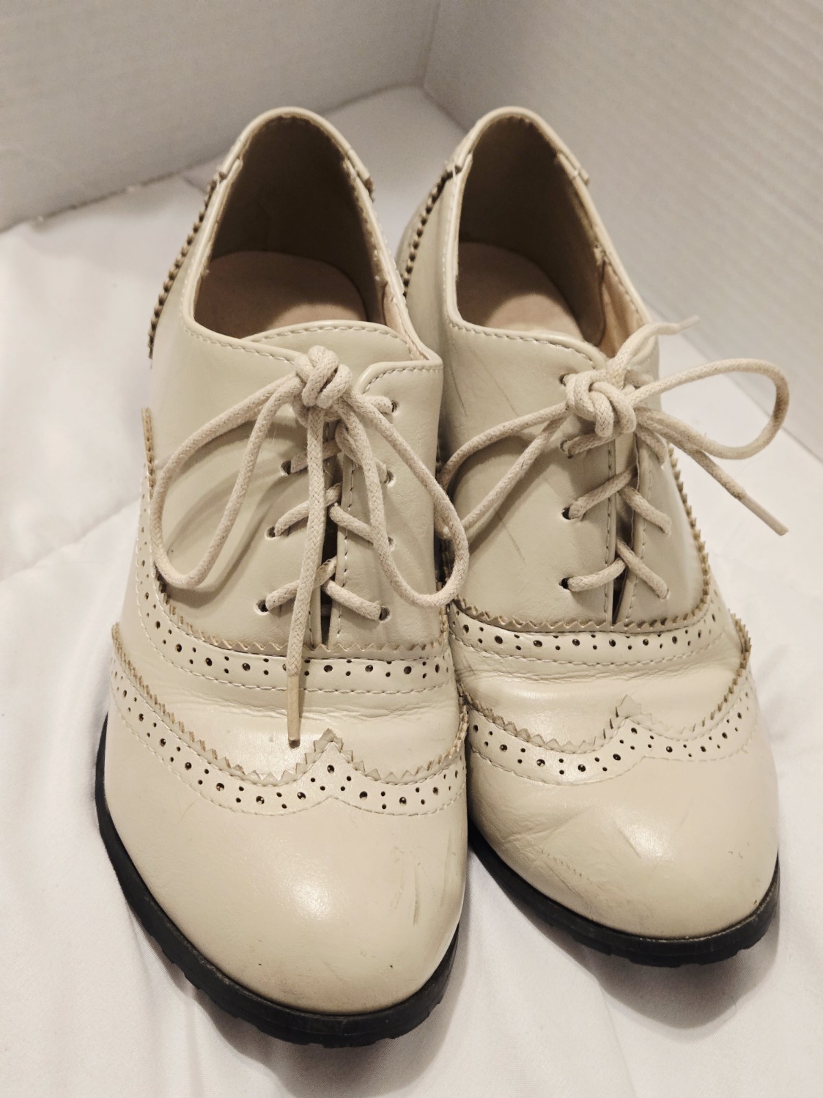 FOWT 8 Perforated Lace-Up Oxfords Almond Toe Chunky Heel Beige Academia Preppy