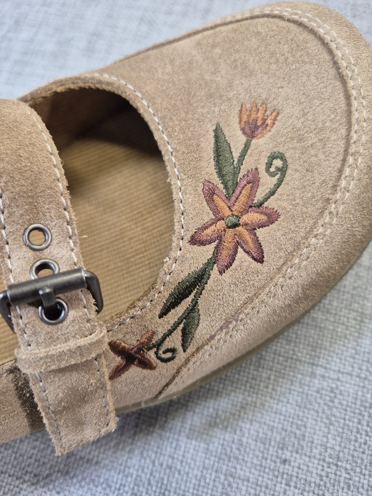 Vtg Floral Embroidered Brown Leather Suede Mary Janes-Arizona Jean Co, Sz 10M