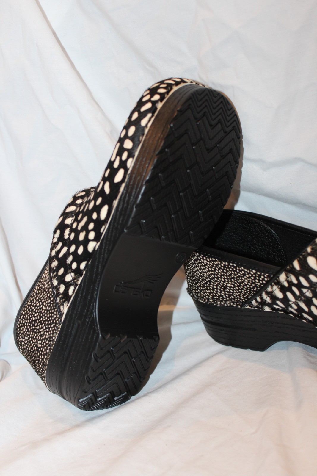 DANSKO WOMEN’S PROFESSIONAL SLIP ON CALF HAIR SPOTTED CLOGS BLACK EU 41