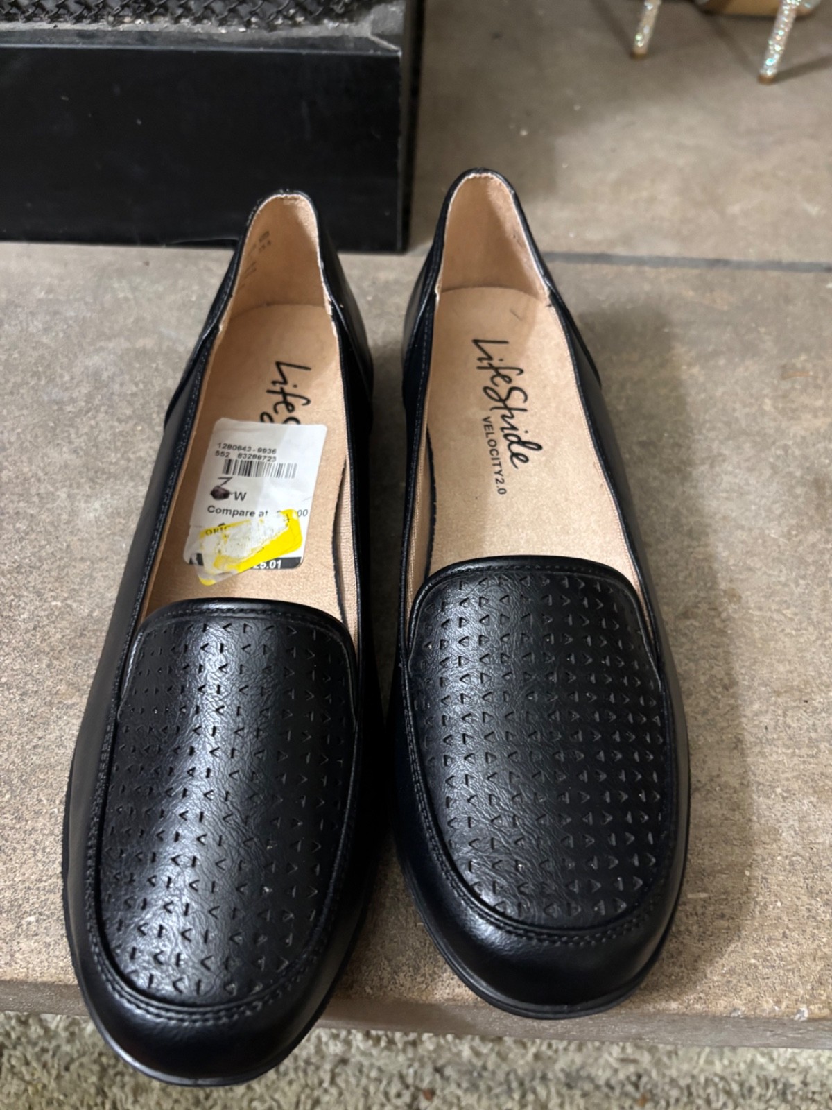 lifestride india women’s NWT black leather slip om shoe
