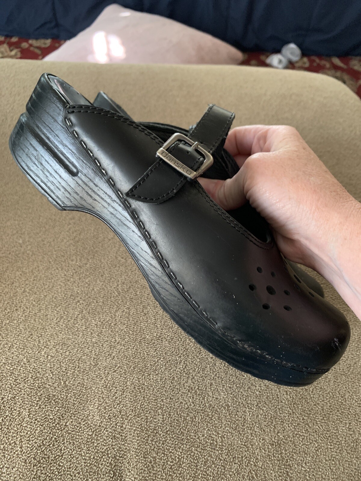 Women’s Size 39 (8.5-9) M Dansko Black Slip On Professional Clogs (TD)
