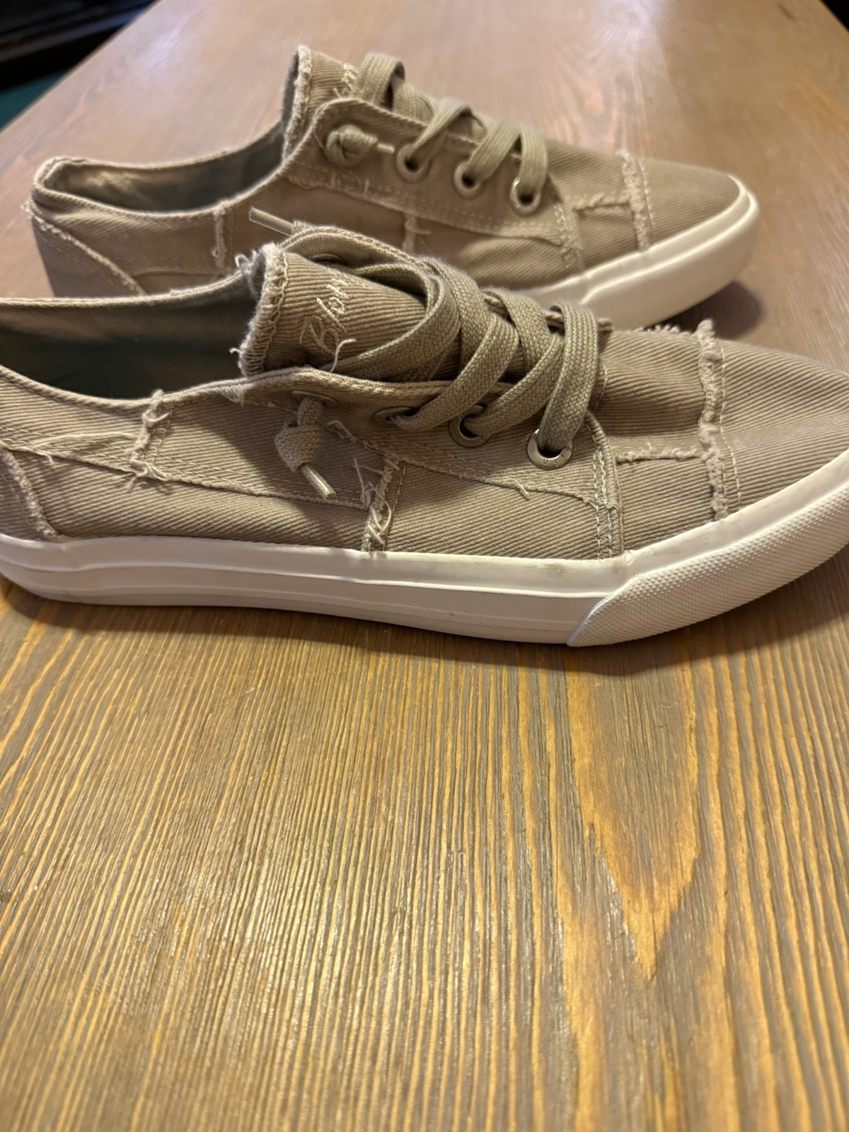 Blowfish Malibu canvas lace-up sneakers distressed gray or khaki color Size 8